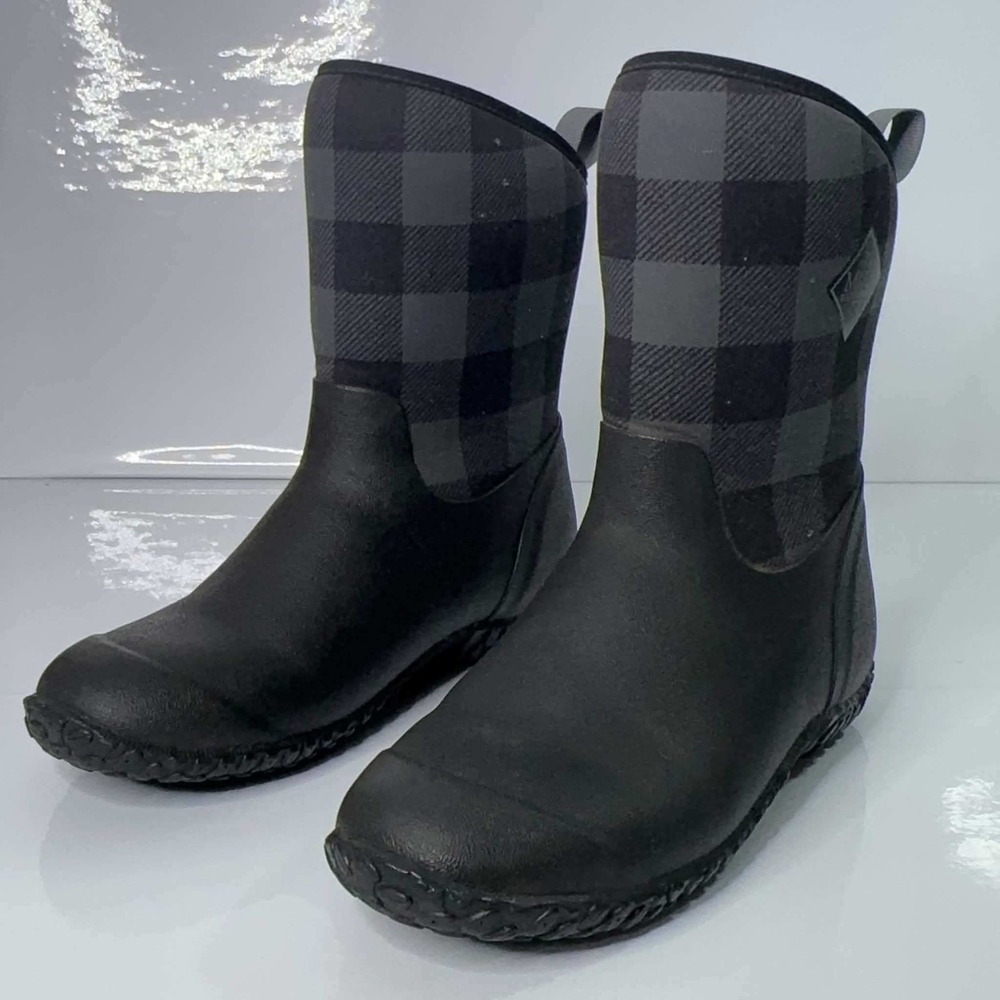 Muck Boot Company Womens 9 Grey Buffalo Plaid Waterproof Rubber Rain Boots